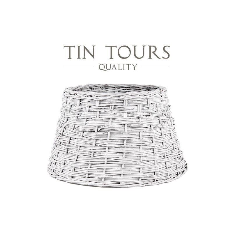 Jak odmienić świąteczny kącik – praktyczne sposoby na osłonę stojaka pod choinkę